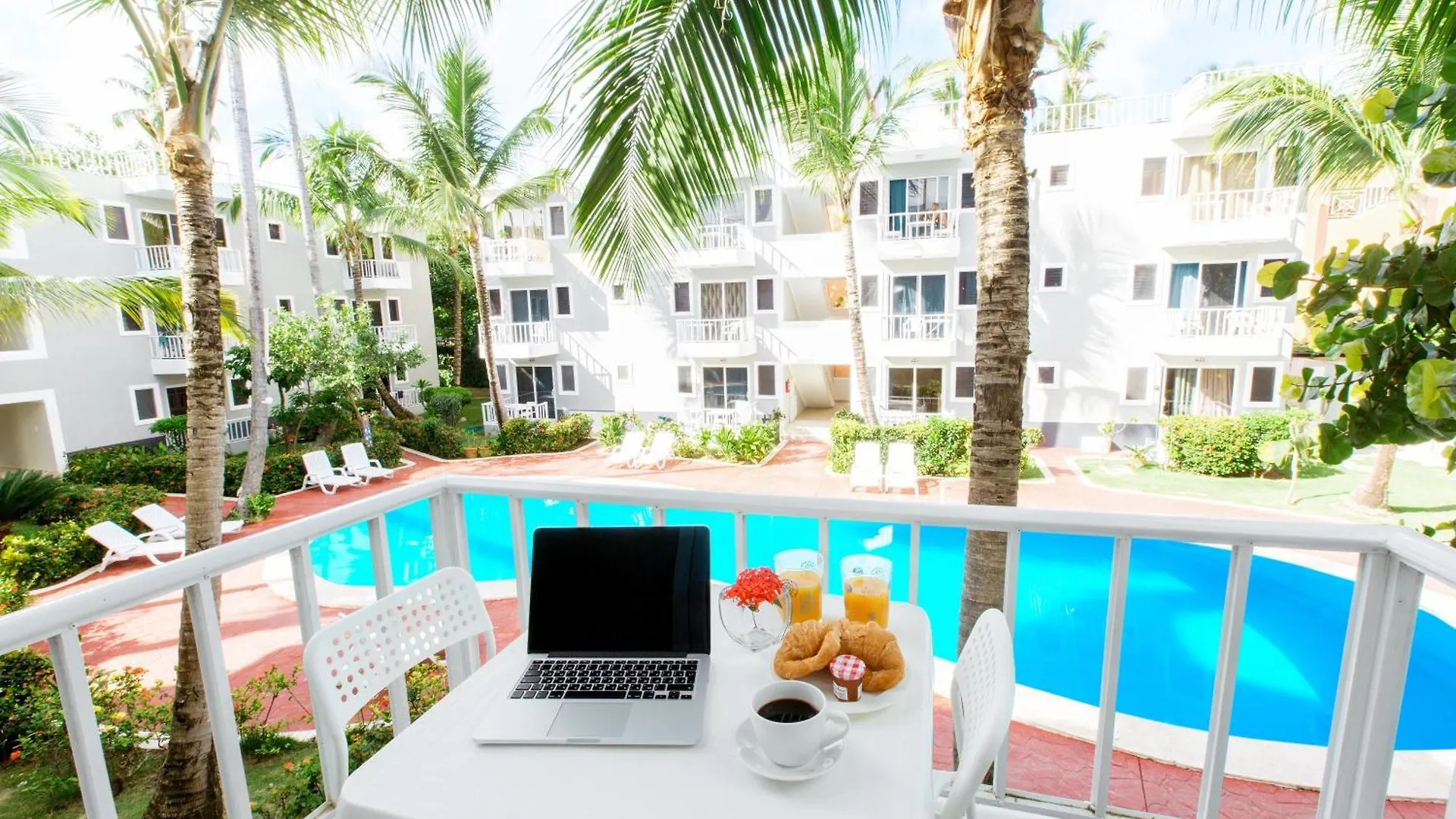 Sol Caribe Suites And Studios With Tropical Pool - Los Corales Beach Punta Cana Hotel