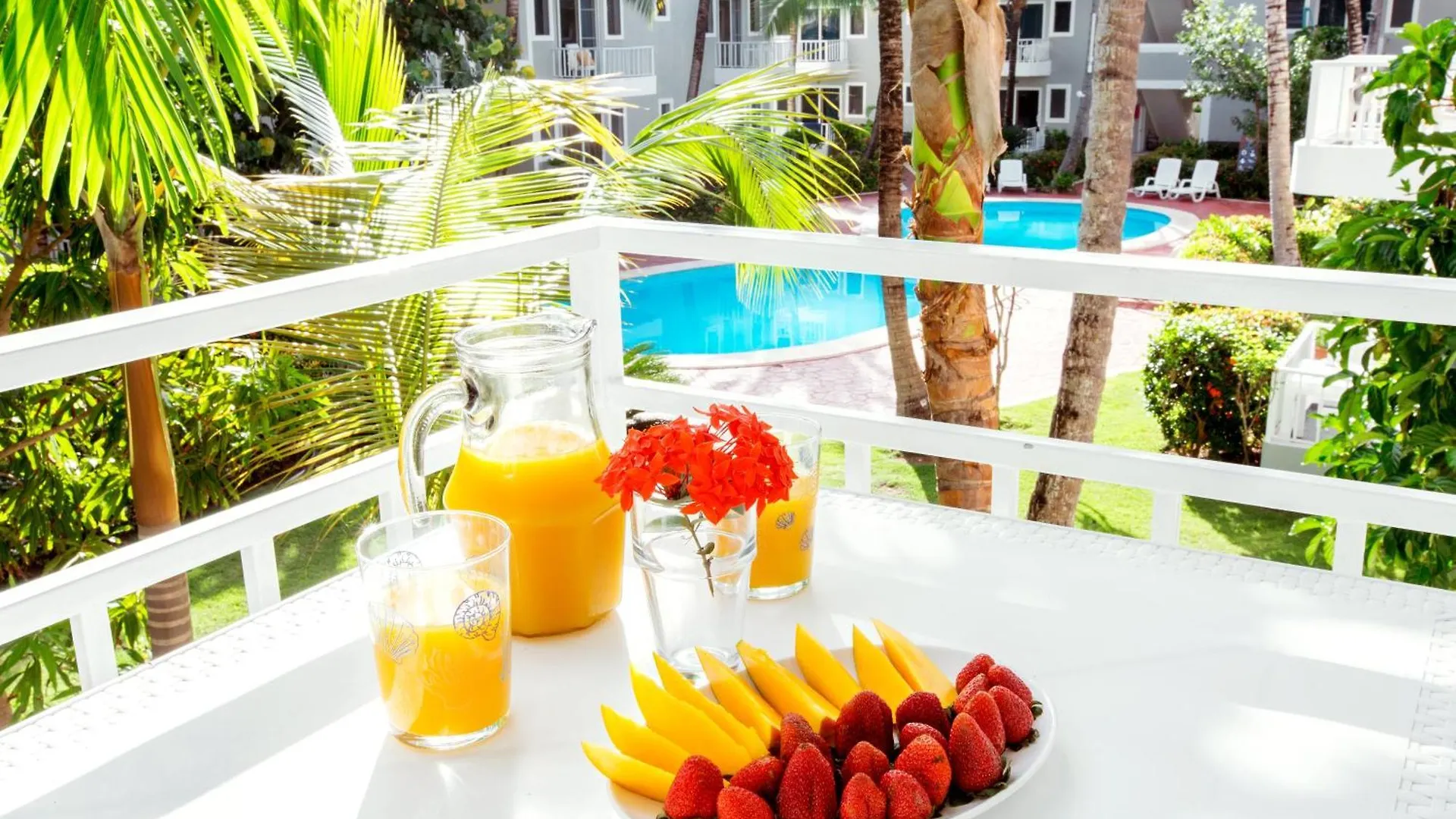 Sol Caribe Suites And Studios With Tropical Pool - Los Corales Beach Punta Cana Hotel